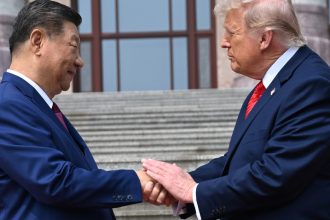 VIDEO: El duelo del apretón de manos entre Xi y Trump