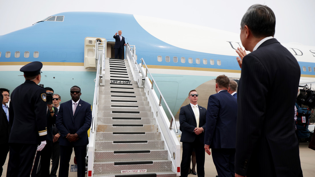 Sin teléfonos y desechar todo: el estricto protocolo de seguridad de EE.UU. en la visita de Trump a China