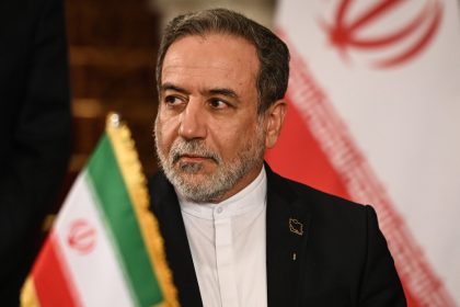 Araghchi: Irán está dispuesto tanto a volver al campo de batalla como a seguir la vía diplomática