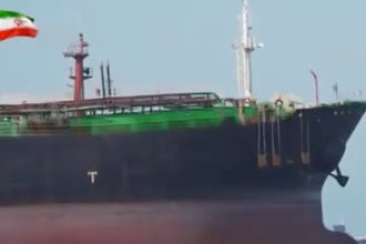 VIDEO: Irán muestra la incautación de un petrolero que intentaba cruzar Ormuz sin su permiso