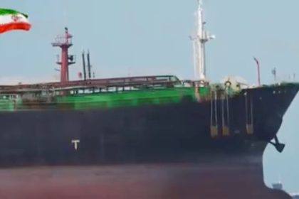 VIDEO: Irán muestra la incautación de un petrolero que intentaba cruzar Ormuz sin su permiso