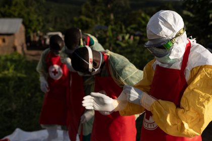 "Emergencia de salud internacional": Las recomendaciones de la OMS a países ante el virus mortal sin vacuna ni tratamiento