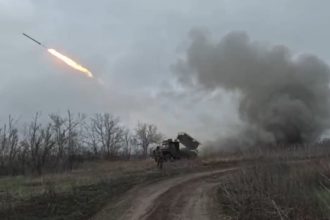 VIDEO: Rusia golpea un punto de apoyo y una concentración de tropas ucranianas