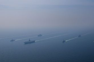 "Cementerio para sus buques": El fúnebre consejo de Irán a la Armada de EE.UU.