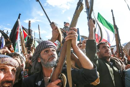 Hutíes aseguran que "no flaquearán ante los peligros y el ataque estadounidense-israelí"