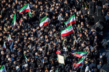 "El puño de hierro": La respuesta de Irán tras la decisión de Trump de posponer el ataque