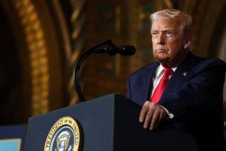Trump dibuja nuevas 'líneas rojas' contra el narco con la mira en Latinoamérica