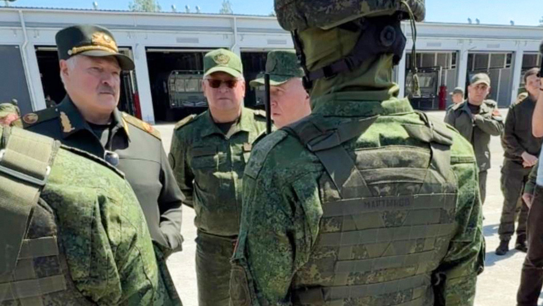 "Antaño soñaba con esta máquina": Lukashenko supervisa anzamiento nuclear simulado