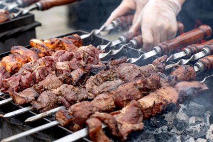 Amantes de la carne tienen más probabilidad de llegar a los 100 años, pero hay una condición