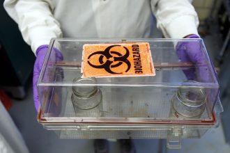 Brote desconocido de enfermedad bacteriana preocupa en EE.UU.