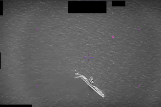El Pentágono publica imágenes de ovnis rondando un submarino estadounidense