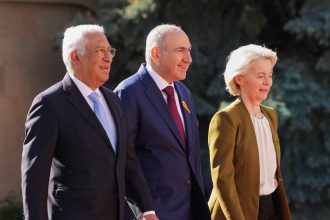 Lavrov acusa a Occidente de arrastrar a una exrepública soviética a una "lógica errónea"