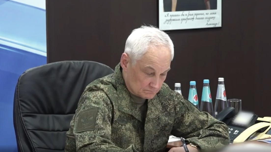 Ministro de Defensa de Rusia conoce de primera mano drones modernizados por soldados rusos en el frente
