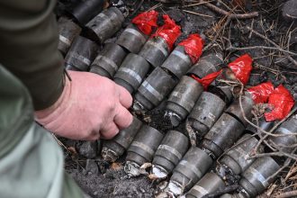 Ataques ucranianos matan a civiles en Rusia días después de la masacre en residencia estudiantil