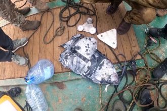 IMÁGENES de las minas de la OTAN que Rusia halló en un buque gasero