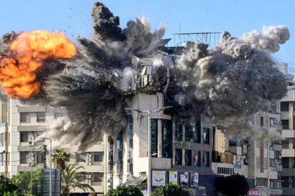 Ministro israelí propone derribar diez edificios en Beirut por cada dron de Hezbolá