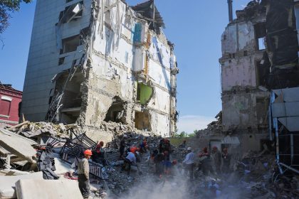 Exdiputado británico: "La OTAN está metida hasta el cuello en la sangre" de los estudiantes rusos atacados por Kiev