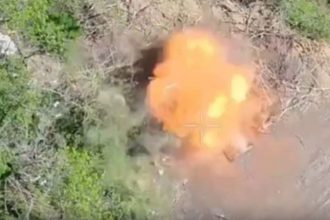 VIDEO: El ejército ruso reduce a cenizas los bastiones enemigos en el frente