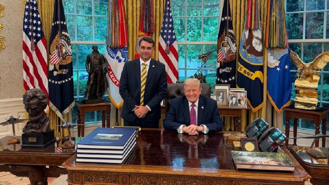 Trump recibe en la Casa Blanca a Flávio Bolsonaro: qué se sabe