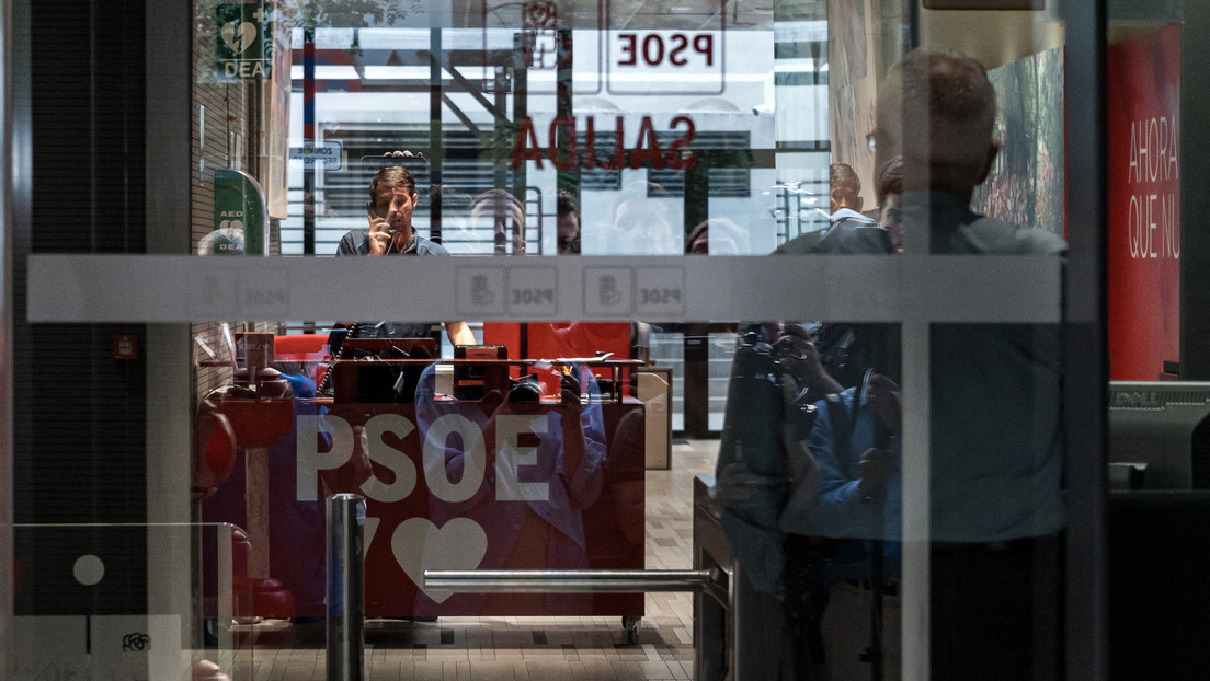 La Guardia Civil registra la sede central del partido de Pedro Sánchez por una trama de corrupción