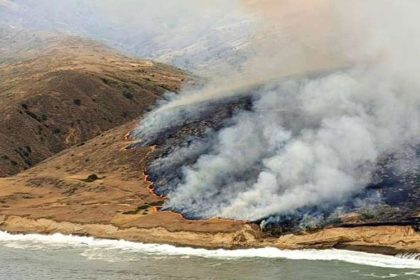El 'SOS' de un marinero provoca el mayor incendio en la historia de un archipiélago de EE.UU.