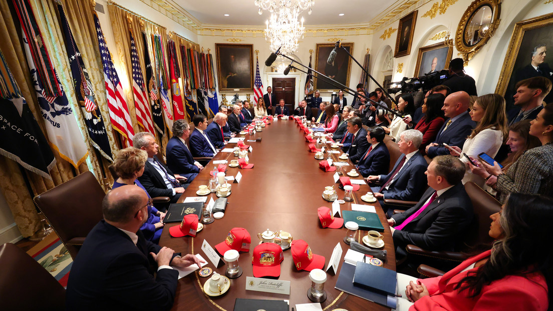Trump sobre un eventual acuerdo con Irán: O hay trato "o terminamos el trabajo"