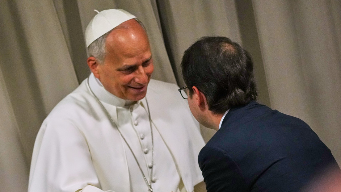 ¿Por qué el papa se alió con un ateo pionero de la IA en su 'cruzada' por regularla?
