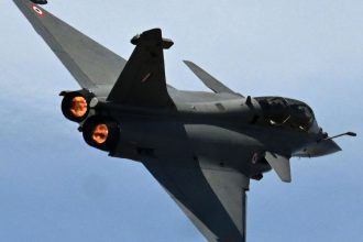 Un país de la OTAN quedará bajo la protección nuclear de Francia