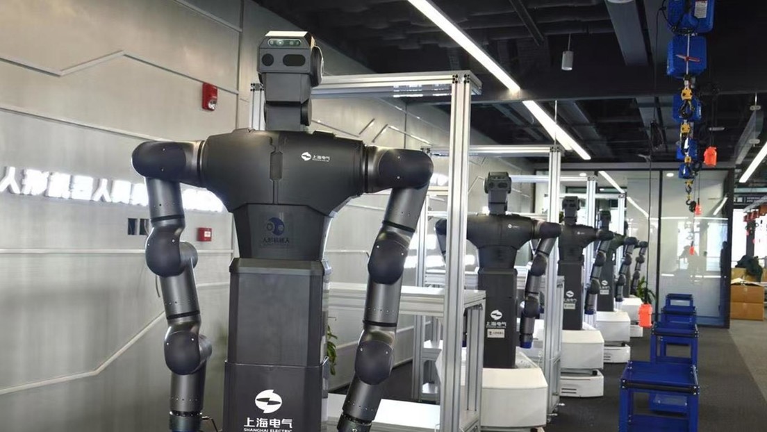 China inaugurará una escuela para robots humanoides