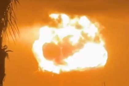 VIDEO: La impactante explosión del cohete de la empresa de Jeff Bezos, vista desde un restaurante