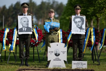 Aliado de Ucrania, molesto con Zelenski por bautizar unidad militar en honor a colaboradores nazis