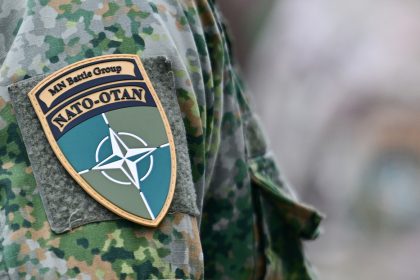 Reportan que EE.UU. planea acelerar la retirada de sus tropas de Europa