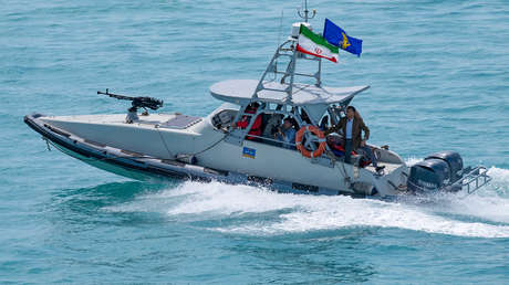 ¿Cómo logra la 'flota mosquito' de Irán hacer frente a la poderosa fuerza naval de EE.UU. en el estrecho de Ormuz?