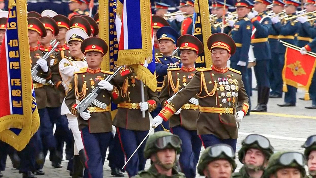 VIDEO: Desfilan en Moscú militares de la RPDC que participaron en la liberación de Kursk