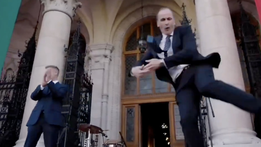 Gobierno entrante de Hungría saca los 'pasos prohibidos' y enciende la pista de baile (VIDEO)