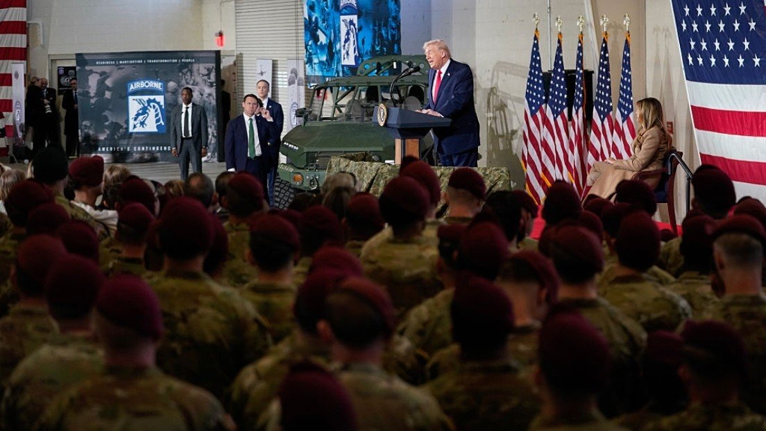 Trump ordena a militares estar "preparados para seguir adelante con un asalto a gran escala contra Irán"