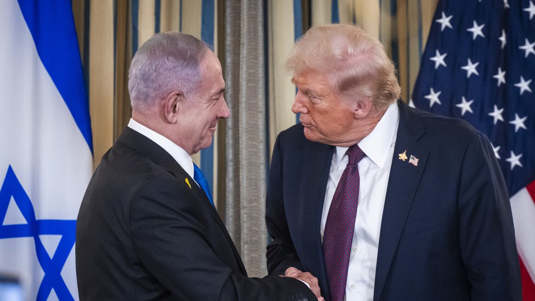"¿Agente encubierto que trabajó para Netanyahu?": La pregunta de Carlson sobre el "cambio" en Trump