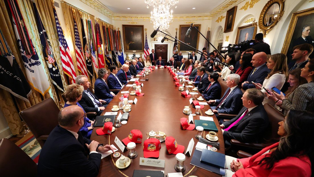 Trump sobre un eventual acuerdo con Irán: O hay trato "o terminamos el trabajo"