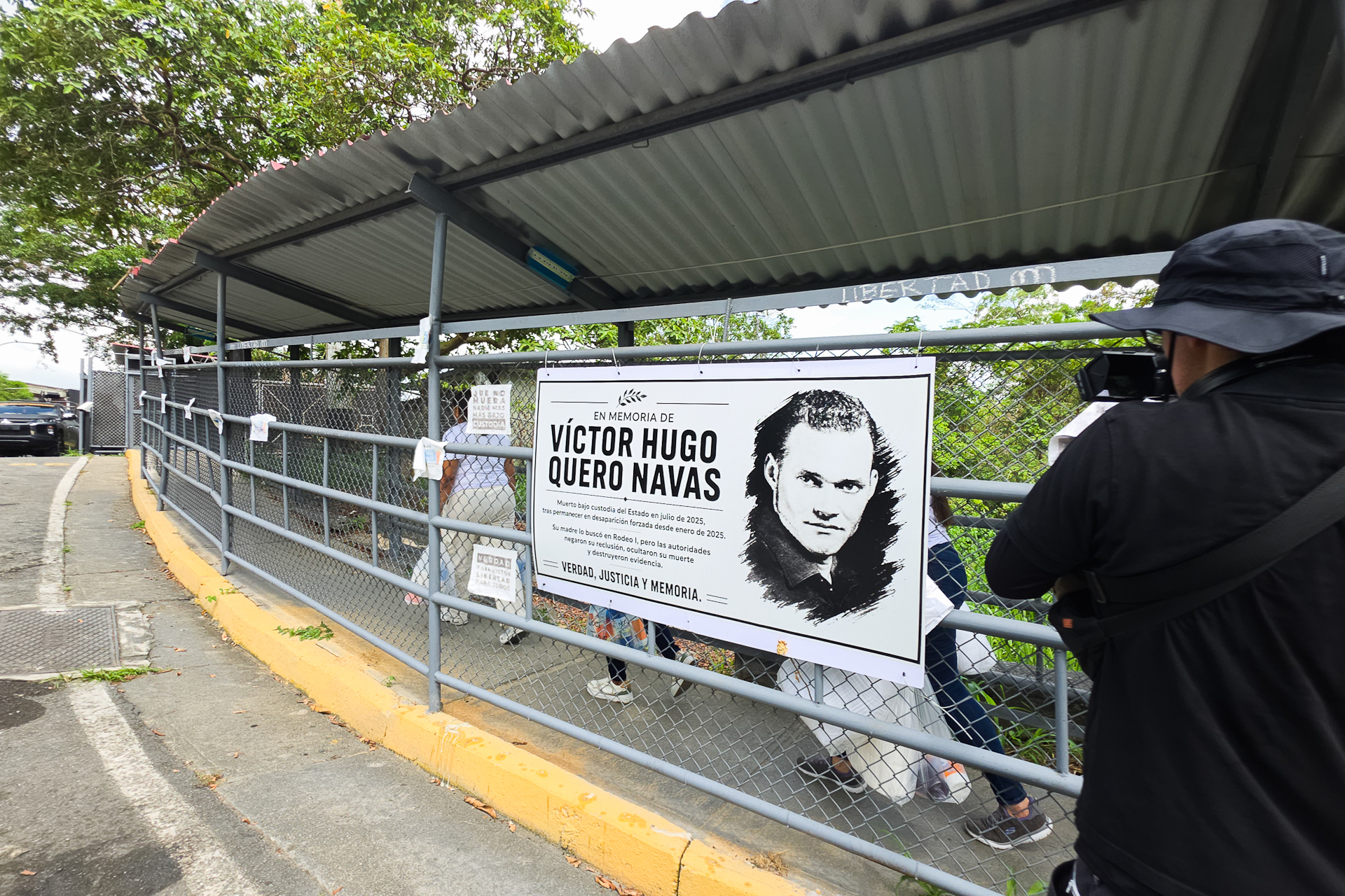 En el Rodeo I desplegaron una pancarta en honor a Víctor Quero Navas | El Nacional/Ezequiel Carías