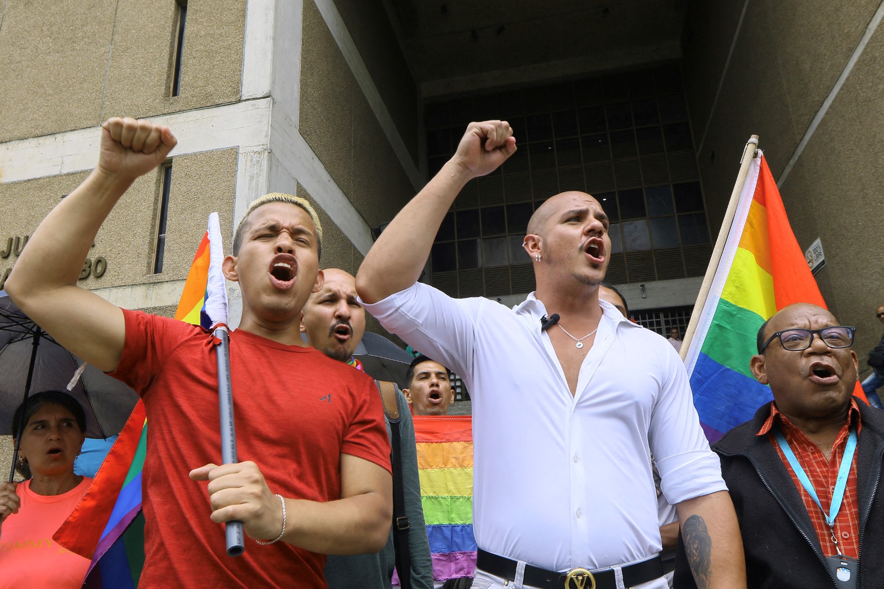 la población LGBTIQ+ en Venezuela continúa enfrentando lo que activistas describen como una “muerte civil cotidiana”