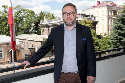 Exembajador polaco devuelve a Kiev su condecoración en desacuerdo con la veneración de colaboradores nazis