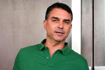 Flávio Bolsonaro le hace una promesa a Trump para que no aplique "nuevas sanciones" a Brasil