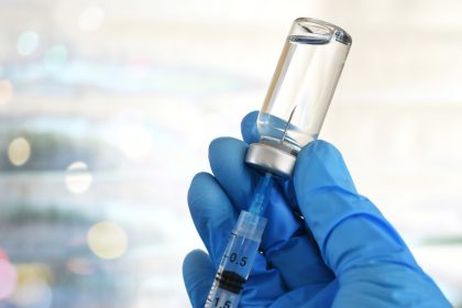 Jefa biomédica explica por qué la nueva vacuna rusa es "una de las armas más poderosas contra el cáncer"