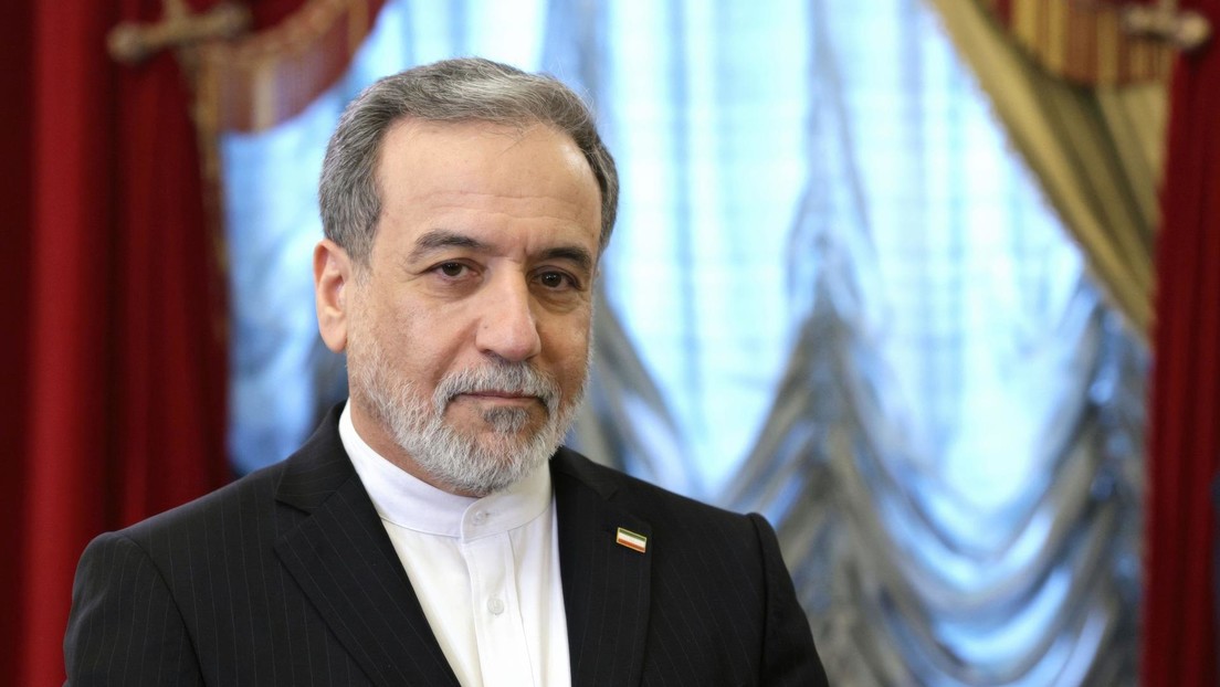 Canciller iraní narra cómo sobrevivió al bombardeo que mató al ayatolá Alí Jameneí