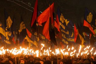 Aliado cercano a Kiev le exige que resuelva el problema de la glorificación a los nazis para preservar las relaciones