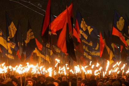 Aliado cercano a Kiev le exige que resuelva el problema de la glorificación a los nazis para preservar las relaciones