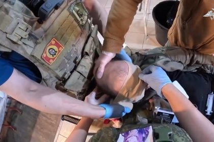 VIDEO: Médicos rusos obran un milagro al operar a un soldado herido por un dron 
