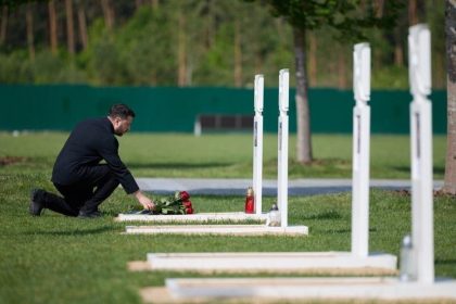 Exvocera de Zelenski destapa su nuevo "truco": así sacrificó Kiev su relación con un país de la OTAN por glorificar el nazismo