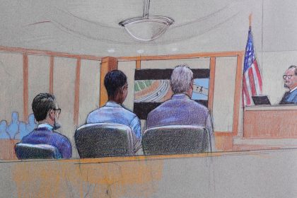 "Le atravesó el corazón": Fotos de autopsia estremecen a jurado en el juicio de un joven que apuñaló a otro