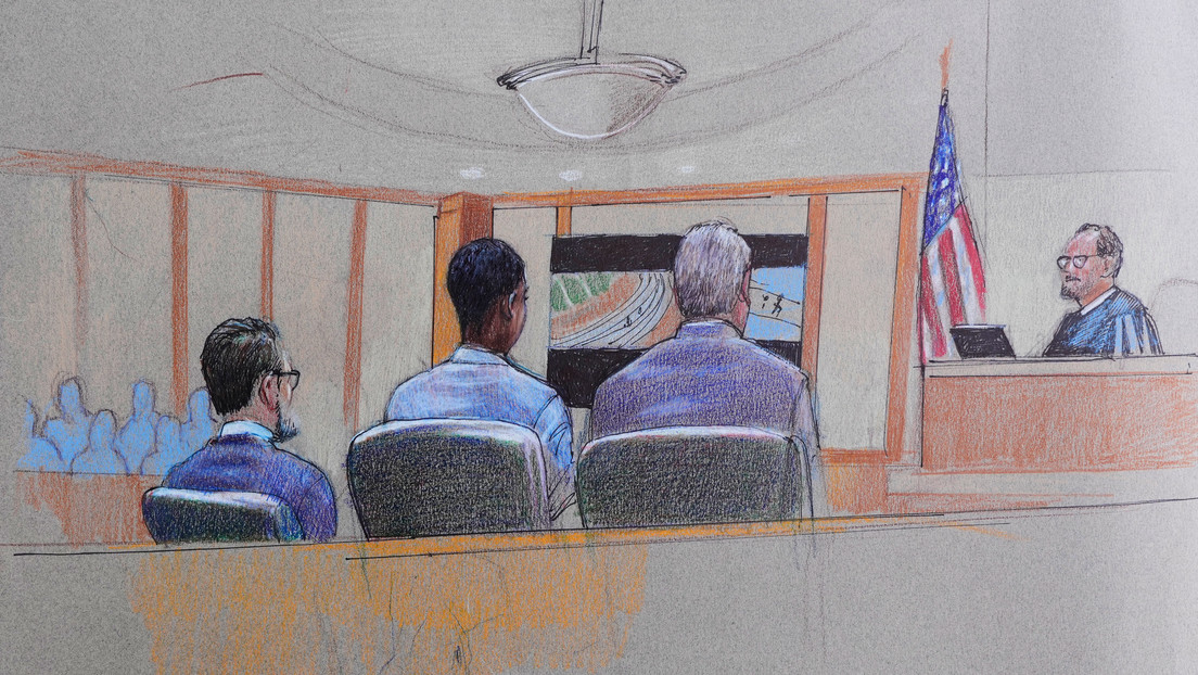 "Le atravesó el corazón": Fotos de autopsia estremecen a jurado en el juicio de un joven que apuñaló a otro